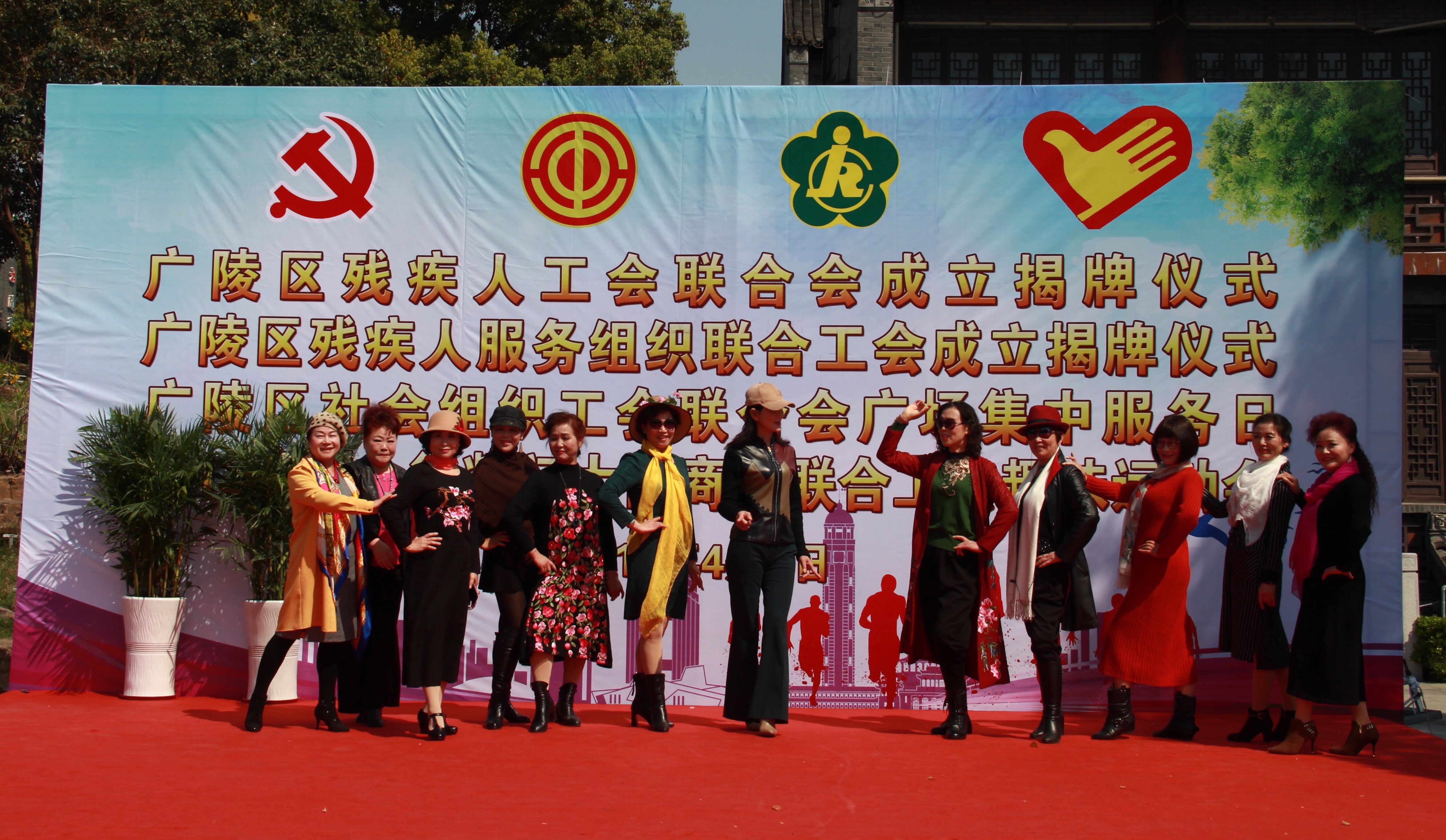 《暴走地下城》变态服玩法跨服激战限时开启！